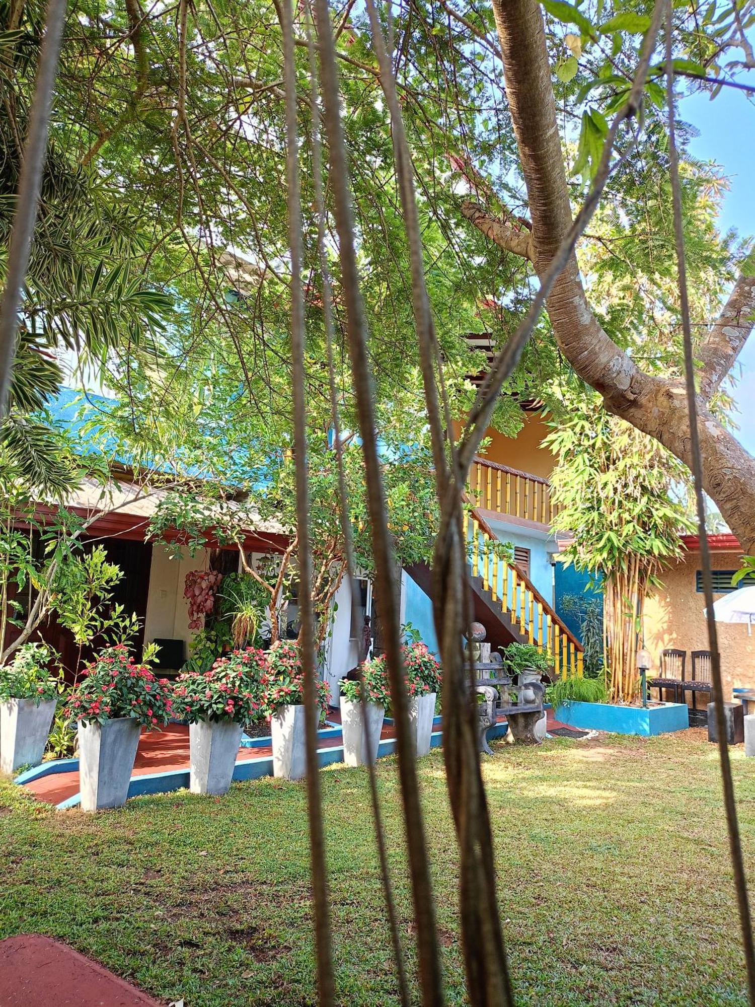 Raj Mahal Inn Wadduwa Exterior photo