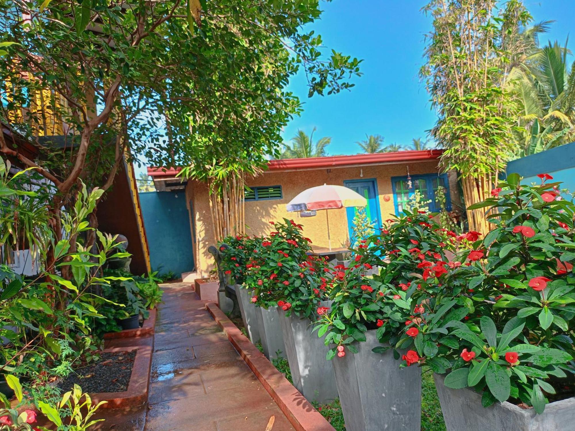 Raj Mahal Inn Wadduwa Exterior photo